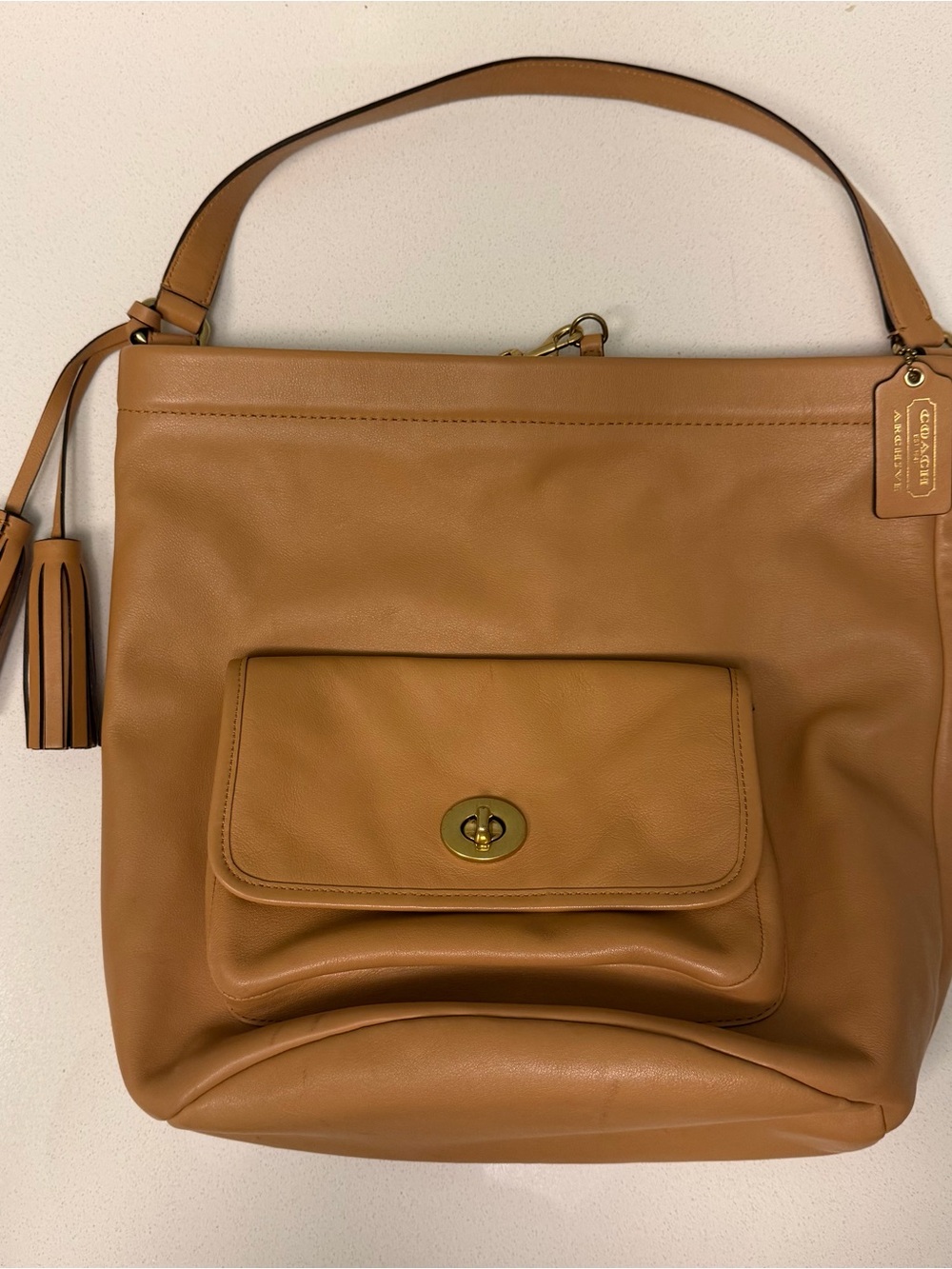 Coach Vintage Archive - Canel Leather Shoulder Bag with Front Pocket and Tassel - Picture 3 of 8